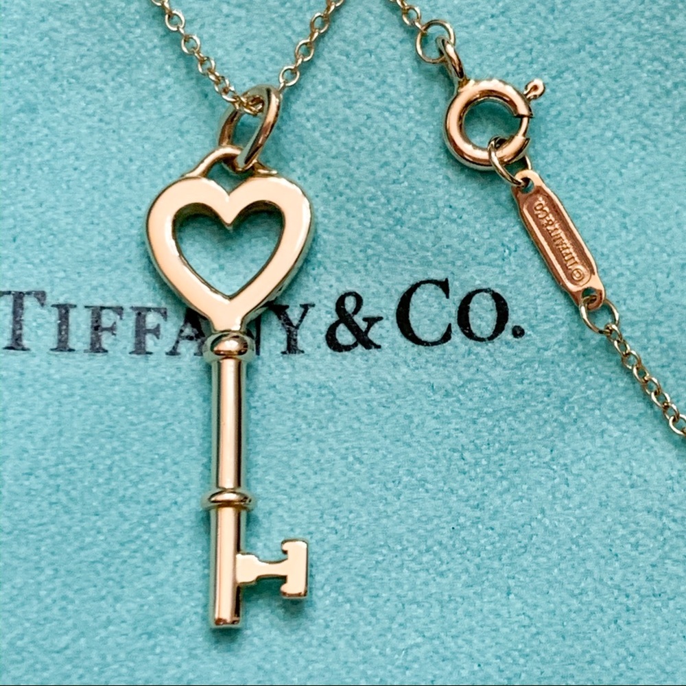 Tiffany & Co. Tiffany Keys Heart Key Pendant 18k - Picture 4 of 8